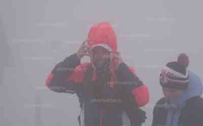 Wintereinbruch im Erzgebirge: Winterwetter bei Minusgraden, Schneemänner und erster Vorgeschmack auf die Wintersaison: Minusgrade und Schneetreiben auch am Montag im Erzgebirge