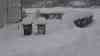 Über 50 cm Neuschnee - Voxpops - in Norddeutschland: Traktor zieht drei Kinder mit Schlitten, Flensburg versinkt im Schnee, meterhohe Verwehungen, stärkste Schneefälle seit über 6 Jahren: Biergärten im Schnee, Einkaufswagen im Schnee, hohe Schneeverwehungen, Autohaus im Schnee - man erkennt kaum Autos