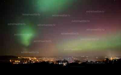 Extreme Polarlichter über Deutschland: Polarlichter so stark wie im Nordpol, seit über 30 Jahren stärkster Ausbruch, einmalige Zeitrafferaufnahmen aus dem Erzgebirge: Annaberg-Buchholz und Polarlichter im Zeitraffer, - 8 °C und Oststurm lassen Polarfeeling aufkommen