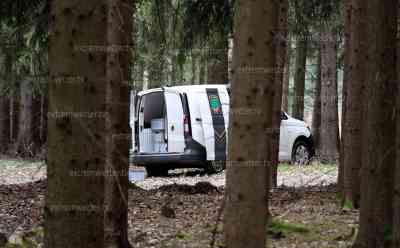 Raubüberfall auf Geldtransporter: Unbekannte schlagen Geldtransporterfahrer krankenhausreif und stehlen unbekannte Summe, Fahrer schleppt sich verletzt an Polizeischule: Tatfahrzeug und Geldkassetten am Tag gefunden, Kriminalpolizei ermittelt