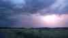 Blitzshow – nächtliche Gewitter erhellen die Nacht zum Tag: Kräftige Erdblitze und Wolkenblitze, Blitzentladungen im Zeitraffer: Gewitterfront erreicht am Morgen Mitteldeutschland
