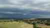 Unwetterfront über Brandenburg: gewaltige Shelfcloud am Nachmittag über Teupitz, Zeitraffer Unwetteraufzug aus der Luft: Gleich zwei Gewitterfronten zogen über Berlin und südlich davon hinweg