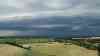 Unwetterfront über Brandenburg: gewaltige Shelfcloud am Nachmittag über Teupitz, Zeitraffer Unwetteraufzug aus der Luft: Gleich zwei Gewitterfronten zogen über Berlin und südlich davon hinweg