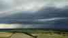 Unwetterfront über Brandenburg: gewaltige Shelfcloud am Nachmittag über Teupitz, Zeitraffer Unwetteraufzug aus der Luft: Gleich zwei Gewitterfronten zogen über Berlin und südlich davon hinweg