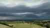 Unwetterfront über Brandenburg: gewaltige Shelfcloud am Nachmittag über Teupitz, Zeitraffer Unwetteraufzug aus der Luft: Gleich zwei Gewitterfronten zogen über Berlin und südlich davon hinweg