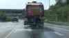 Winterdienst kühlt Autobahn bei 40 °C! Winterdienst sprüht Wassermassen auf Autobahnkreuz, anstatt Salz – Wasser marsch!: Winterdienst will Fahrbahnschäden vermeiden, seltene Aufnahmen aus Hessen