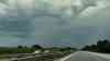 Unwetter wüten in Bayern: Bäume blockieren A 8, Feuerwehr im Dauereinsatz, Bäume blockieren Straßen, Feuerwehr mit Kettensägen und Traktoren im Einsatz: Eine Stunde rührt sich nichts mehr auf der A 8 bei Achenmühle, Feuerwehr mit Aufräumarbeiten beschäftigt