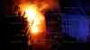 Vollbrand Wohnhaus - Anwohner kämpft mitten auf dem Dach um sein Leben! Wohnhaus brennt in voller Ausdehnung, Anwohner rettet sich im Flammenmeer aufs Dach, minutenlange Rettung im Vollbrand (exklusiv und on tape), Feuerwehr kann Hand im dichten Qualm ergreifen und Person in Drehleiterkorb ziehen, Sanitäter geben sofort Sauerstoff (on tape), Einsatzleiter: „Es war eine Minute vor 12“: Einsatzleiter: „Die Person stand auf dem Dach, der Dachstuhl war extrem heiß, wir kamen nicht zur Person vor, wir konnten ein Menschenleben retten!