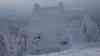 (Wintermärchen, schön) Eisige Frostluft: sibirische Kälte im Erzgebirge, Seifenblasen werden zu Eiskristalle, Mpemba-Experiment gelingt Kameramann, surreale Winterlandschaft auf dem Fichtelberg: Eiszauber auf dem Fichtelberg, - 20 °C und noch kälter im Erzgebirge, Abenddämmerung