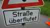 (Hochwasser, stark) Dramatische Hochwasser-Szenen: Rehkitz ertrinkt in den Fluten, Drohnenaufnahmen: Ganze Landstriche unter Wasser: Feuerwehren im Einsatz, Straßen überflutet