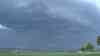 (Gewitter, Zeitraffer, stark) Unwetter Mitteldeutschland: Superzelle im Zeitraffer, rotierende Wolken, spektakulärer Aufzug, Sturmschäden auf Landstraße: Beeindruckender Unwetteraufzug bei Alfeld (Leine), Angebot wird später aktualisiert