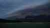 (Gewitteraufzug, stark) Spektakuläre Unwetteraufnahmen: Sturmjäger dokumentieren massive Unwetterfront nahe Oldenburg, spektakulärer Aufzug einer mehrstöckigen Böenfront: Beeindruckende Bilder einer Shelf Cloud, Unwetterbilder dieser Art in Deutschland selten