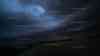 (Gewitteraufzug, stark) Spektakuläre Unwetteraufnahmen: Sturmjäger dokumentieren massive Unwetterfront nahe Oldenburg, spektakulärer Aufzug einer mehrstöckigen Böenfront: Beeindruckende Bilder einer Shelf Cloud, Unwetterbilder dieser Art in Deutschland selten