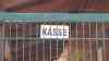 Vogelgrippe in Tierpark ausgebrochen: Zweiter nachgewiesener Vogelgrippefall in Sachsen, verstorbene Ente trug Virus in sich, Sämtliche Vögel vom Amerika Tierpark eingefangen und eingesperrt, Schutzzelt über Pinguinland: Hinweisschilder am Haupteingang angebracht, Tierpark seit 16.03.2020 wegen Corona-Virus bereits geschlossen