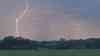 (Blitze) Morgengewitter mit vielen Erdblitzen, spektakuläre Blitzaufnahmen vom Morgen: Gewitter hielten die ganze Nacht in Oberbayern an