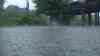 (Hochwasser stark) Schwere Überflutungen in Oranienburg, PKW steckt in Fluten fest: 200 l/qm, Tiefgarage unter Wasser, Autobesitzerin geschockt