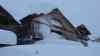 Osttirol rüstet sich vor neue Schneefälle: über 3 Meter hohe Schneewände, Schneebruch versperrt immer wieder Fahrbahn (on tape), Kettensägen im Einsatz, Dächer müssen abgeschaufelt werden, Radlader befreien LKW von Schneemassen: Beeindruckende Schneebilder aus Äußerst, massive Verwehungen von über 3 Meter, neue Schneefälle drohen 