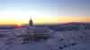Einmalige Winteraufnahmen – Sonnenaufgang via Drohne über dem Fichtelberg: Drohnenaufnahmen des Winters, die man so nicht so schnell wieder sehen wird, kälteste Nacht des Jahres liegt hinter uns: Luftaufnahmen und Sonnenuntergang zusammen mit dem Fichtelberg ergeben einmalige Winteraufnahmen