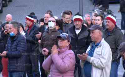 Immer mehr Coronademos in Sachsen: Alleine am Montag ca. 9 angemeldete Versammlungen im Erzgebirgskreis, ca. 40 Versammlungen in Sachsen, immer mehr Menschen versammeln sich auf den Straßen: Menschen werden „Lock-Down-Müde“, mehrere Monate Lock Down – vielen Menschen reicht es mittlerweile