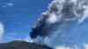 Extreme Lavafontänen: Vulkanausbruch in Italien - Touristen staunen über Naturgewalt, kilometerhohe Aschewolke über Sizilien, ohrenbetäubender Lärm und riesige Lavabrocken live on Tape: Touristen staunen: Der mächtigste Vulkan Europas ist wieder ausgebrochen