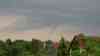 Tornadoalarm durch Unwetter in Sachsen?: Funnel Cloud (Vorstufe eines Tornados) bei Leipzig durch Gewitter bei Leipzig, Länge des Funnel Clouds lässt Tornado als sehr plausibel erscheinen: Trichterwolke mehr als 1/3 zwischen Wolke und Erdboden vorhanden, Tornado gilt als wahrscheinlich