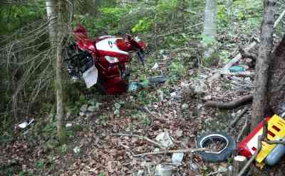 Kurioser Unfall fordert Leben – Mann verunfallt mit Krankenfahrstuhl am Berg tödlich:  Gutachter soll Ursache klären – Krankenfahrstuhl überhaupt nicht für den Berg geeignet