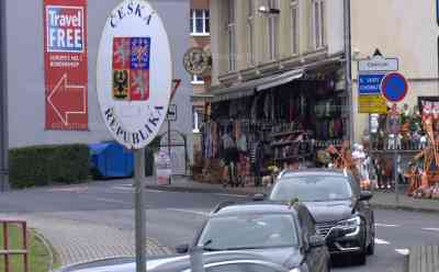 Corona-Delta-Variante – Tschechien verschärft Einreisebedingungen: bei Einreise nach Tschechien ab 9. Juli negativer PCR-Test notwendig, Ausnahme gilt nur noch für vollständig geimpfte Personen, Onlineregistrierung notwendig: Auswirkungen auf kleinen Grenzverkehr noch unklar, Tschechien war im Frühjahr am schlimmsten von der Pandemie betroffen