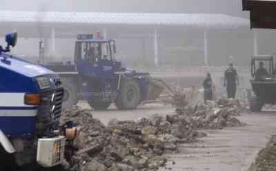 Hochwasser – THW/Bundeswehr beseitigt riesige Mure an weltbekannter Rodelbahn in Schönau: Mure verfehlt Wohnsiedlung und Wohnhäuser um nur wenige Meter, THW und Bundeswehr im Einsatz, Anwohner regelrecht geschockt, Anwohner blickt von der Mure ins Tal hinab: Exklusive, emotionale O-Töne von zwei Anwohnern: „Den Berg gibt es fast nicht mehr“