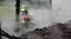 Blitzeinschlag in das Freilichtmuseum Glentleiten – Historisches Gebäude brennt völlig nieder:  Rund 80 Einsatzkräfte waren im Einsatz – Hauptgebäude fing ebenfalls schon zu brennen an
