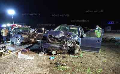 In den Gegenverkehr gerast – Drei Schwerverletzte :  Blutentnahme angeordnet - Ein Gutachter wurde von der Staatsanwaltschaft hinzugezogen 