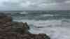 Orkan in Mallorca: Unwetter durch Sturm und 6 Meter hohe Wellen - Deutsche Urlauber können sich nicht auf den Beinen halten: 160 kmh Windböen, Strandpromenade voll mit Gischt