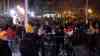 1000 Querdenker spazieren durch Plauen trotz Corona-Maßnahmen in Sachsen: Polizei stellt mehrere Anzeigen aus: Keiner trägt Maske oder hält Abstand, Polizei schaut erst zu und kesselt später kleine Gruppen ein
