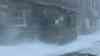 (UP) Starker Schneesturm durch Sturmtief Christian: Schneeverwehungen und kaum Sicht durch „Christian“, starker Schneesturm (on tape), Autofahrer kämpfen mit sehr geringer Sicht durch Schneesturm, Anwohner: „Hervorragend, wie sie es gemeldet haben. Ordentlich Sturm ordentlich Schnee“: Einheimische hoffen auf Skisaison mit 2 G, aktuell stehen die Lifte in Oberwiesenthal alle still