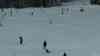 Lock Down – Ansturm auf Skigebiete: Lifte geschlossen – dennoch genießen hunderte Menschen Winterwetter, Skitourer on tape, Schlittenfahrt am Skihang, überfüllter Parkplatz am Fichtelberg, Menschenmassen auf dem Fichtelberg, geschlossene Lifte in Oberwiesenthal-geöffnete Lifte 5 Km entfernt: Betreiber müssen zu sehen, wie Sachsen ins 5 km benachbarte Skigebiet am Keilberg nach Tschechien reisen, riesige Warteschlangen ohne Maske und Abstand am Skilift, O-Töne 