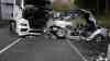 Schwerer Verkehrsunfall PKW – LKW: BMW kracht auf B 101 frontal in LKW; BMW Fahrer schwer eingeklemmt, BMW Fahrer, sowie drei weitere Insassen schwer verletzt, LKW Fahrer leicht verletzt: Rettungshubschrauber im Einsatz, Rettung des BMW Fahrers dauerte auf Grund der Deformierung des PKW lange