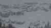 Schneemassen in den Alpen – enorm hohe Lawinengefahr in den Alpen: Dächer werden abgeschaufelt, Lawinen werden gesprengt (Audio), Radlader schaffen Schnee aus Ortschaften, Lifte und Gondeln stehen still: Exklusives Interview mit Leiter Lawinenwarndienst Rudi Mair: „Wir haben zum Teil schon einen Meter Neuschnee bekommen. Schon ein dramatischer Wintereinbruch“