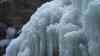 Eiszeit in der Partnachklamm – Naturschauspiel lässt gigantische Eiszapfen in der Schlucht entstehen – manche Eisstrukturen meterdick:  Schmelzwasser gefriert bei Nacht in der Partnachklamm – Eislandschaft an allen Feldwänden