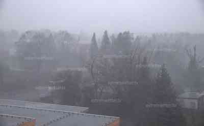 Kaltfrontdurchgang von Sturmtief Nasim in Mittelsachsen: Gischt weht fast waagerecht mitten durch Freiberg: Sturmjägeraufnahmen zeigen ungewöhnlich starke Kaltfront mitten im April