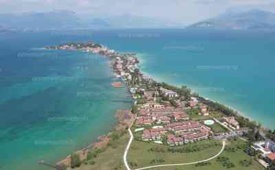 Osterwetter zum Genießen – Gardasee wird zum Magnet für Urlauber:  Drohnenaufnahmen zeigen Farben wie in der Karibik – Blumen in Vollblüte