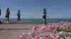 Osterwetter zum Genießen – Gardasee wird zum Magnet für Urlauber:  Drohnenaufnahmen zeigen Farben wie in der Karibik – Blumen in Vollblüte