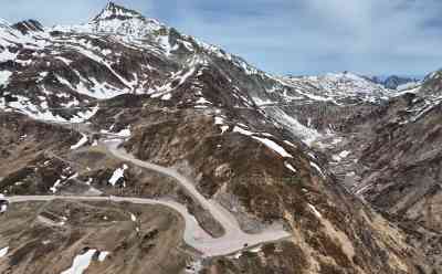 Klimawandel extrem: Rekord-Schneearmut am bekannten Gotthardpass – Noch nie so wenig Schnee, Klimaexperte und Straßenmeister im Interview O-TON, Drohnenbilder zeigen die dramatischen Auswirkungen, auf der Alpensüdseite extreme Dürre, exklusive Bilder: Klima-Experte schockiert: Ich mache mir Sorgen um die Umwelt!