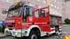 Wohnungsbrand in Lößnitz – Mieter muss mit Hubschrauber in Klinik geflogen werden: ausgedehnter Wohnungsbrand, starke Rauchentwicklung: 47 Kameraden im Einsatz, Brandursache unklar – Polizei ermittelt