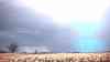 Gigantische Blitzshow in Südbayern – Gewittersaison ist gestartet: massive Wolken-Erdblitze am späten Abend, kleiner Hagel auf Windschutzscheibe, lautes Donnergrollen: Keine Unwetter aber ein besonderes Naturschauspiel für Wetterbegeisterte