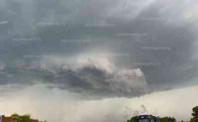 Heftige Superzelle LIVE ON TAPE: Schweres Hagelunwetter bei Tübingen – Bedrohlicher Aufzug der rotierenden Superzelle mit golfballgroßem Hagel, weitere Unwetter ziehen auf: Deutsche Sturmjäger jagen eine Superzelle im Südwesten