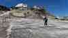 Flucht vor der Hitze: Abkühlung beim Skifahren im höchsten Skigebiet der Alpen: Doch auch hier katastrophale Bedingungen durch den Klimawandel, höchste Sommer-Skiregion in der Schweiz und Italien leidet unter der Dürre und Hitze, Skifahrer sind besorgt O-TON „es bringt einen zum Weinen“: Abkühlung auf knapp 4000 m am Matterhorn - Doch auch hier katastrophale Bedingungen