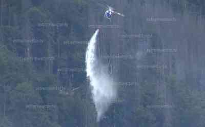 (UP) Waldbrand Sächsische Schweiz-angespannte Lage, Brand nicht unter Kontrolle: viele Löschhubschrauber der Bundeswehr im Einsatz (on tape), zahlreiche Gaffer filmen Einsatz, Blick auf ausgebrannte Wälder vom Aussichtspunkt, ausführliches Interview mit Pressesprecher: Wälder mit Absperrband und Hinweisschilder abgesperrt, Pressesprecher: „Wir werden kontrollieren und auch Bußgelder verhängen, hoffen aber auf die Vernunft der Menschen“