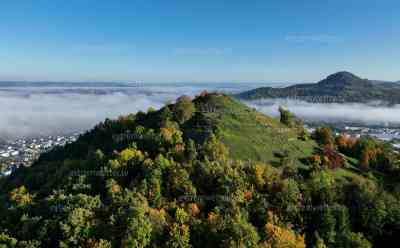 Indian Summer in Deutschland: Atemberaubende Drohnenbilder - Traumhafte Herbstfarben bei 20 Grad im Schatten, Menschen essen Eis und sitzen in den Cafes, Sonnenaufgang über dem Nebelmeer, Kaiserwetter und Wanderwetter in den Bergen: Traumhafter Indian Summer in Deutschland – Der Goldene Herbst von seiner schönsten Seite