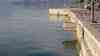 Extremer Wassermangel am Gardasee – niedrigster Pegelstand seit zwei Jahrzehnten - Insel mittlerweile zu Fuß erreichbar – wichtige Schifffahrt teils eingestellt: Einheimischer schildert Notlage - Ufer fallen trocken – Keine Entspannung in Sicht – Niederschläge bleiben aus