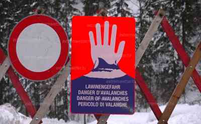 Lawinenstufe 5 – Ortschaft von der Außenwelt abgeschnitten: Bundesheer im Einsatz, Bundesheerhubschrauber löst Lawinensprengung aus, Schneechaos hält weiter an, über 70 Menschen in Hinterwildalpen von der Außenwelt abgeschnitten: Neue Unwetterwarnung vor Orkan und Schneefällen, Lawinengefahr in einem breiten Streifen von Liezen bis nach Mariazell extrem hoch