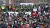 Mahnwache und Protest gegen Krankenhausschließung in Reichenbach: 800 Menschen zeigen Gesicht, Krankenhaus droht Schließung: Die Gesundheitsversorgung steht auf der Kippe, Notfallversorgung ist gefährdet, zahlreiche O-Töne